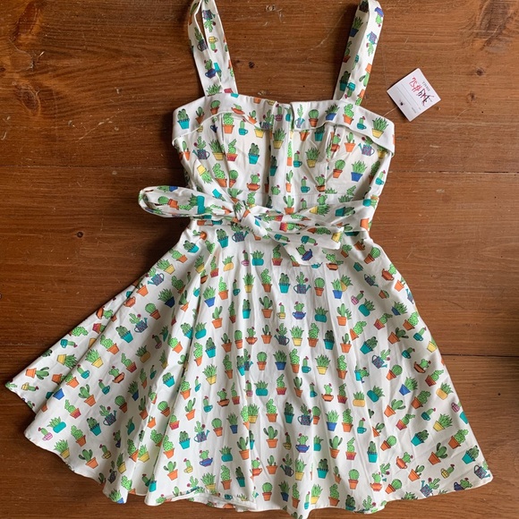 ixia Dresses & Skirts - Vintage Cactus Dress